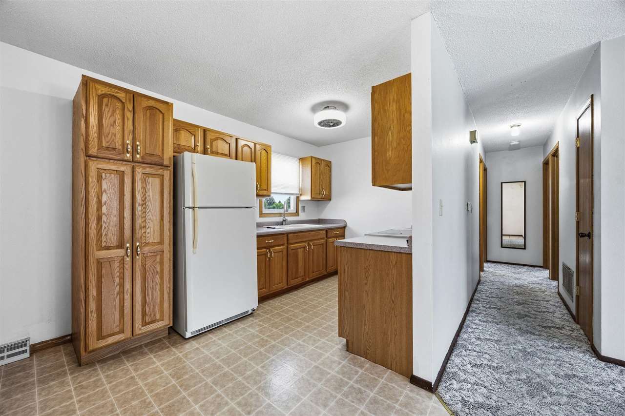 223 Lynda Drive NW Cedar Rapids IA 52405