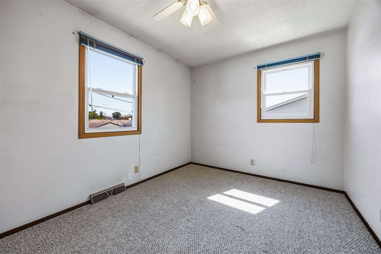 223 Lynda Drive NW Cedar Rapids IA 52405