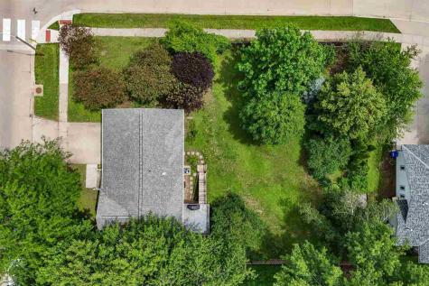 1953 Lakeside Drive Iowa City IA 52240