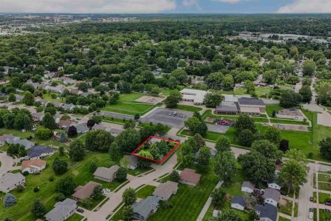 1953 Lakeside Drive Iowa City IA 52240