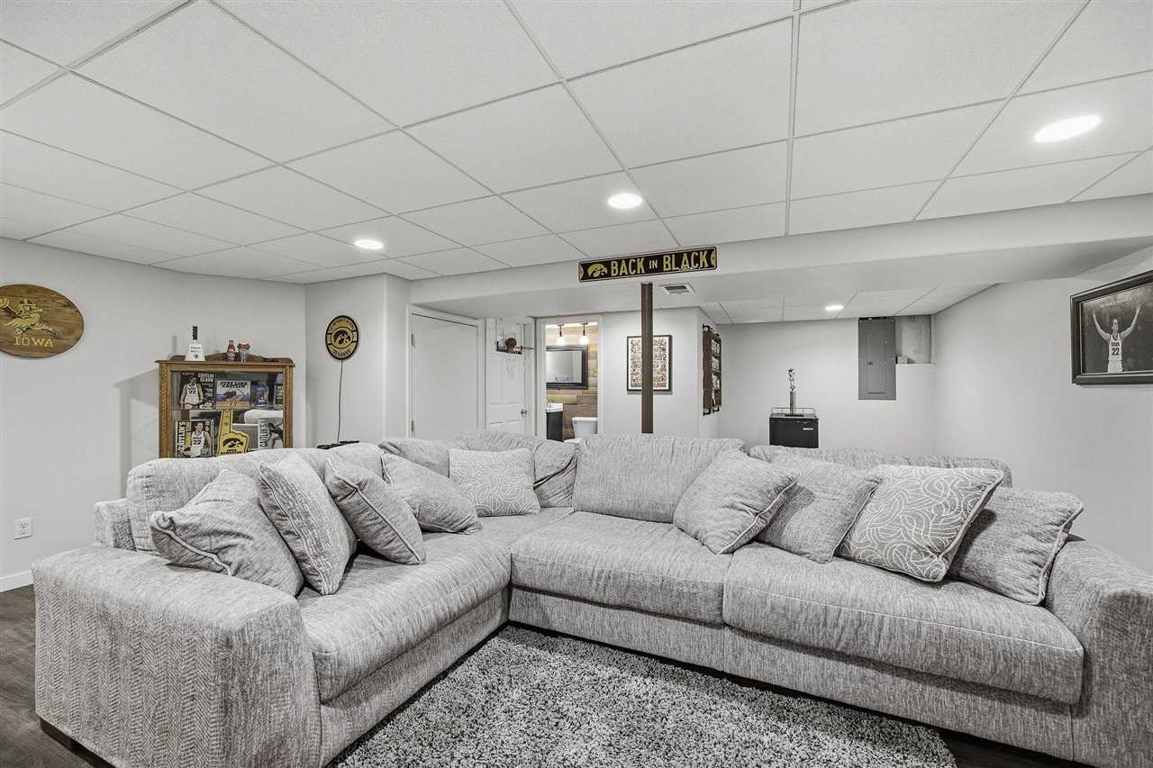 1648 24th Street NW Cedar Rapids IA 52405