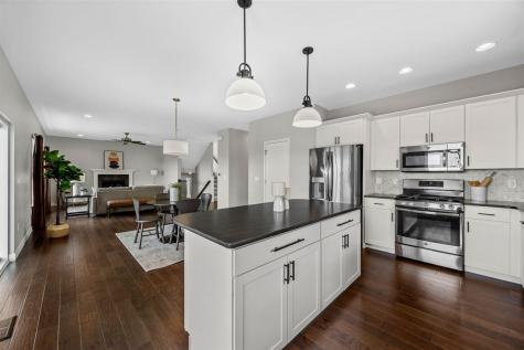 1300 E Tartan Drive North Liberty IA 52317