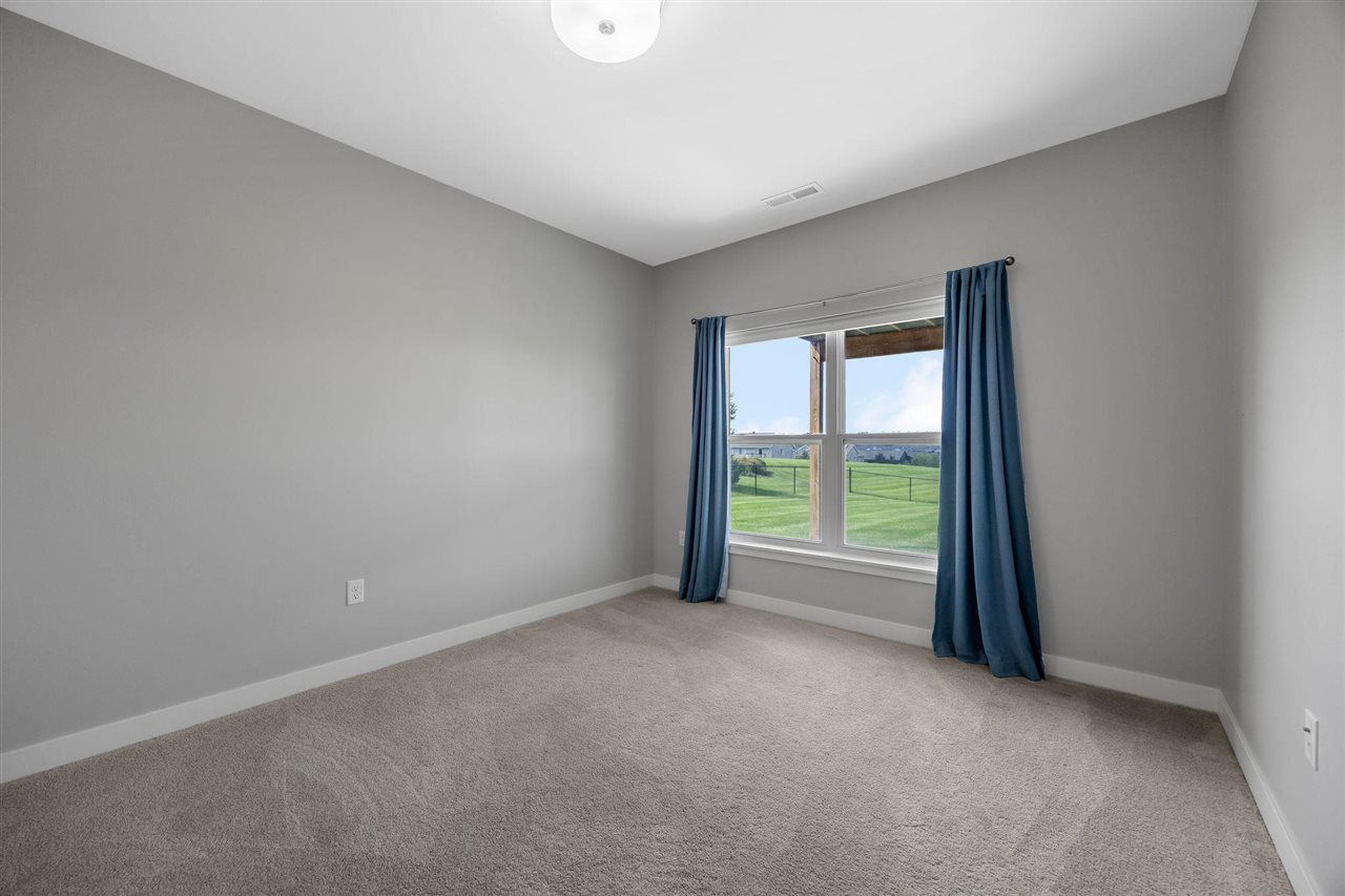 1300 E Tartan Drive North Liberty IA 52317