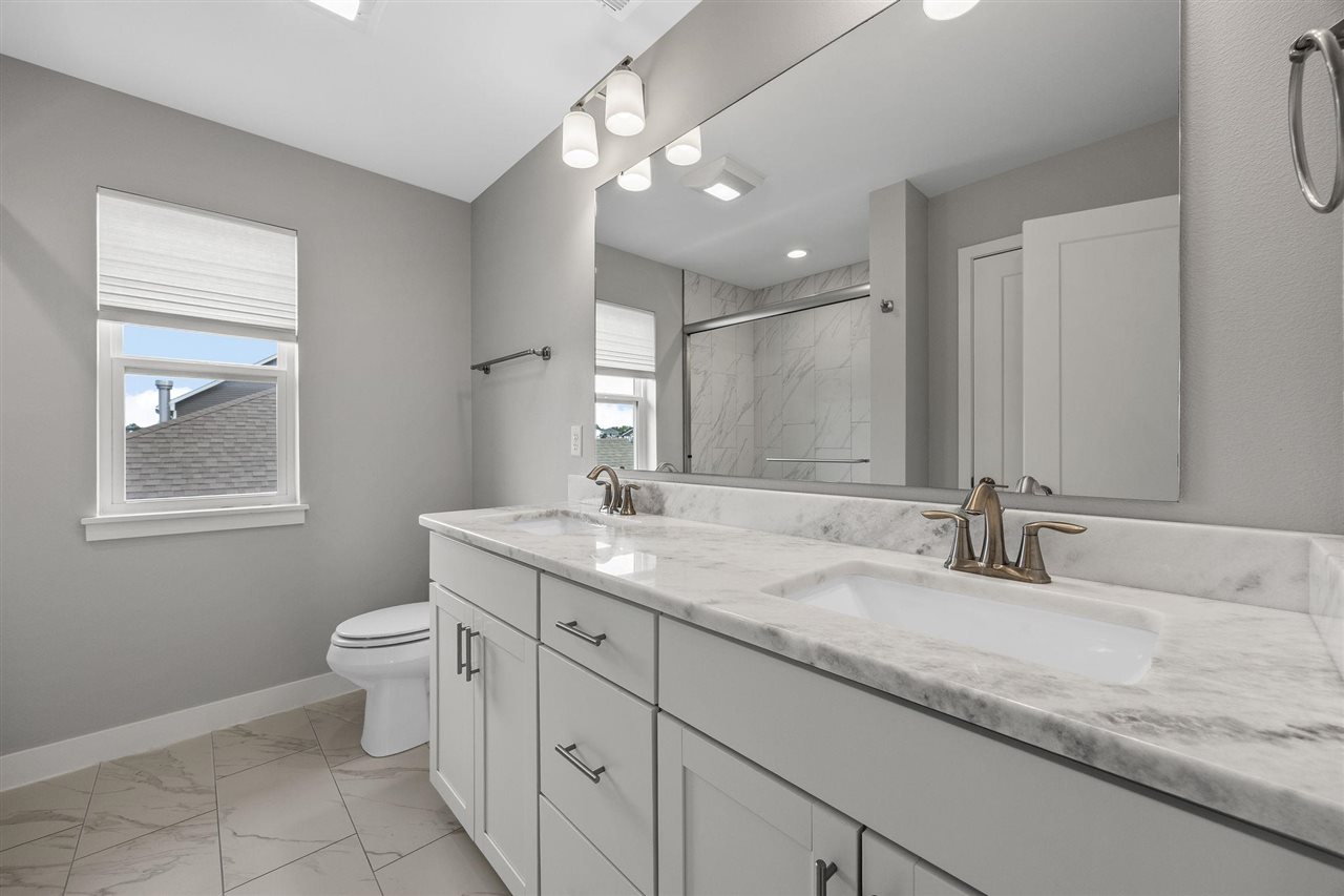 1300 E Tartan Drive North Liberty IA 52317