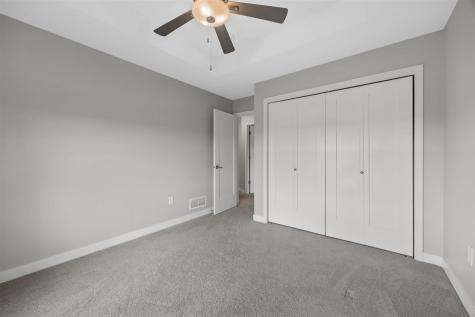 1300 E Tartan Drive North Liberty IA 52317