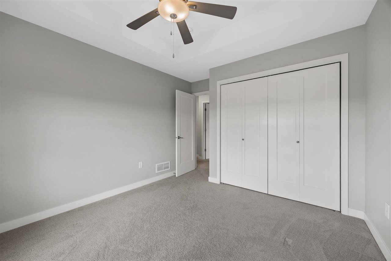 1300 E Tartan Drive North Liberty IA 52317