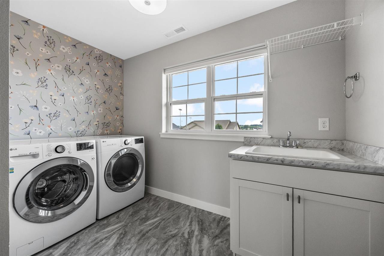 1300 E Tartan Drive North Liberty IA 52317