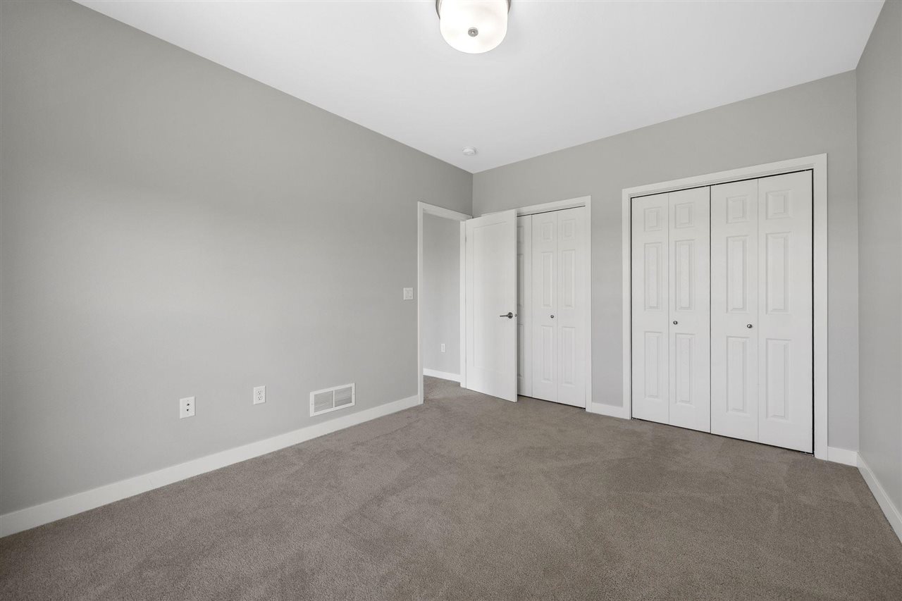 1300 E Tartan Drive North Liberty IA 52317