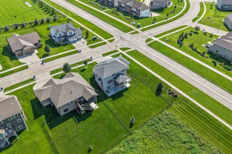 1300 E Tartan Drive North Liberty IA 52317
