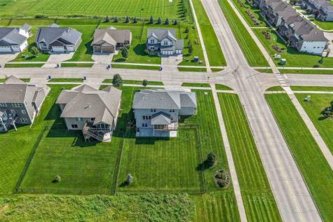 1300 E Tartan Drive North Liberty IA 52317