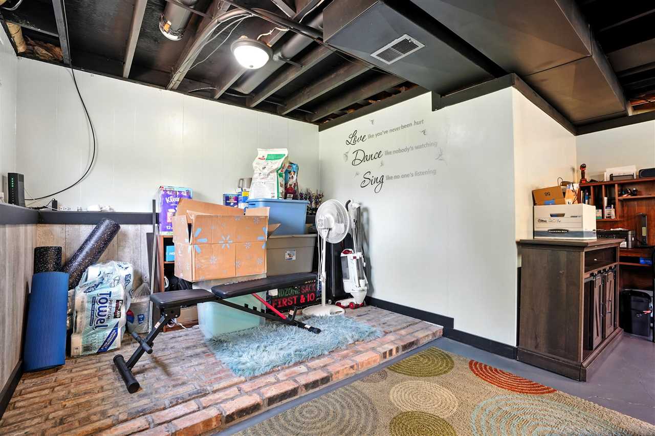 1175 Oakview Drive Columbus Junction IA 52738