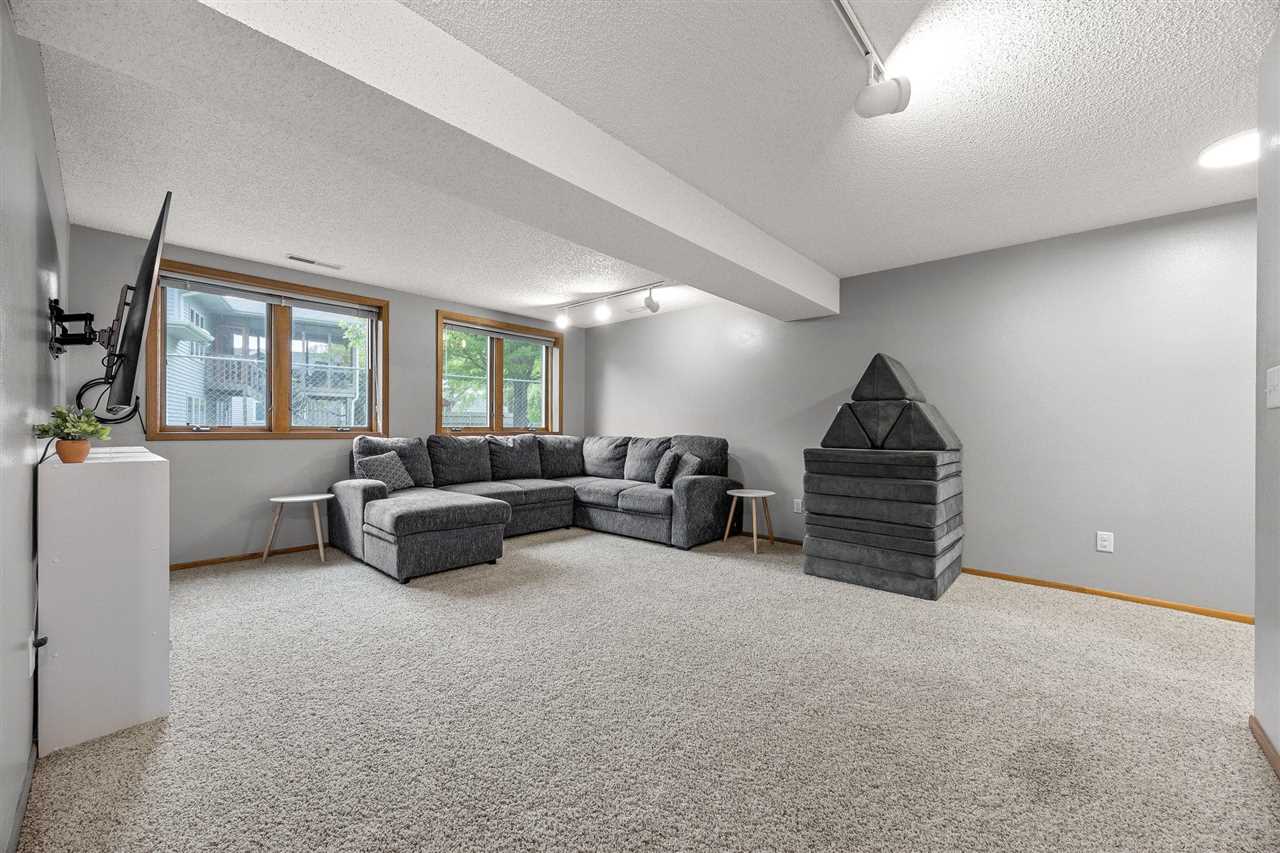 541 Amhurst Iowa City IA 52245