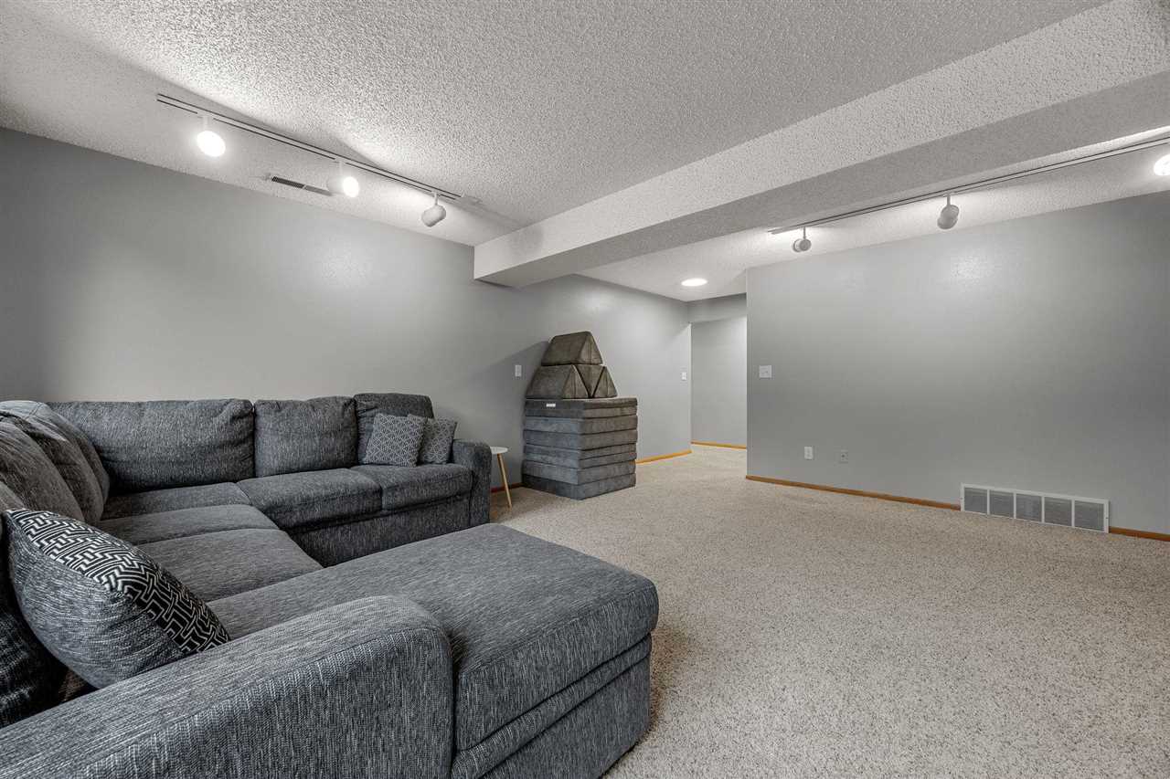 541 Amhurst Iowa City IA 52245
