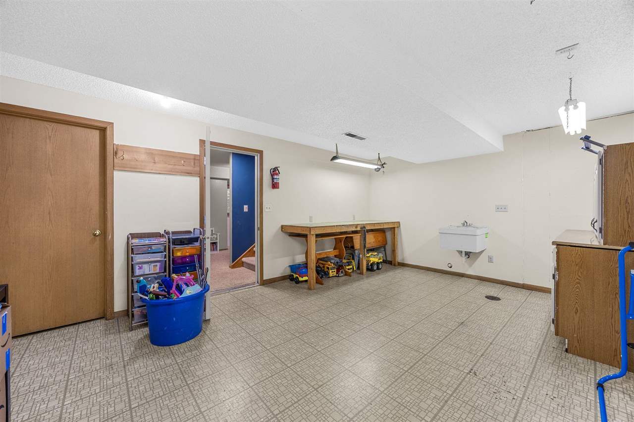 541 Amhurst Iowa City IA 52245