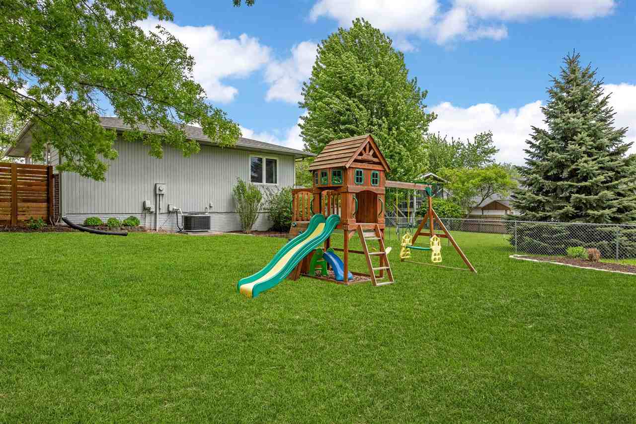 541 Amhurst Iowa City IA 52245