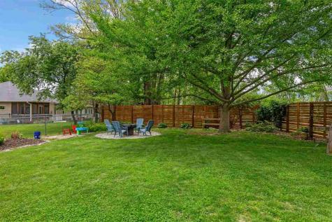 541 Amhurst Iowa City IA 52245