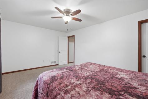 1246 Eagle Drive West Liberty IA 52776