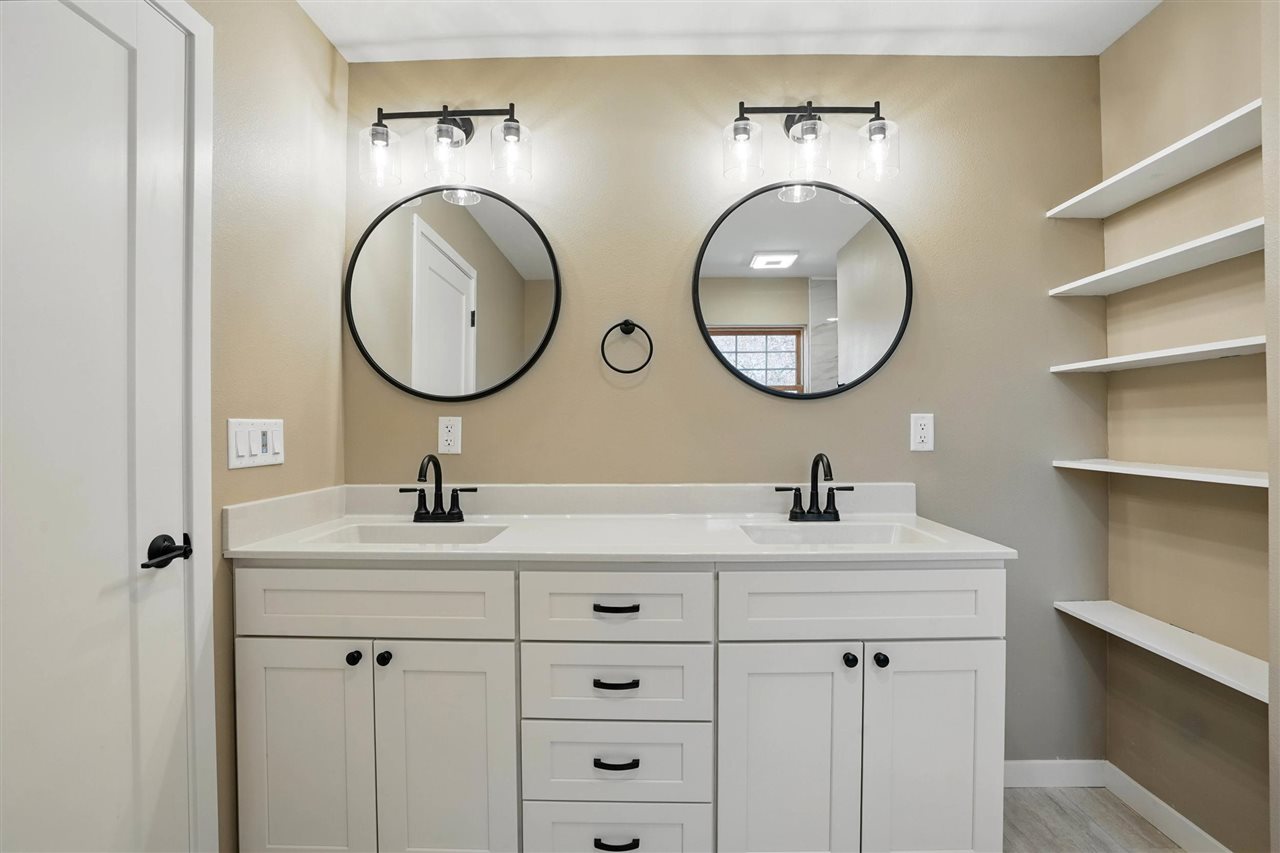 808 40th Avenue Amana IA 52203