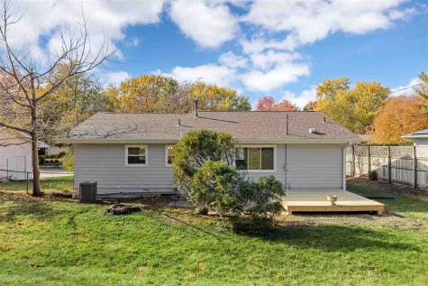 1006 Wylde Green Road Iowa City IA 52246