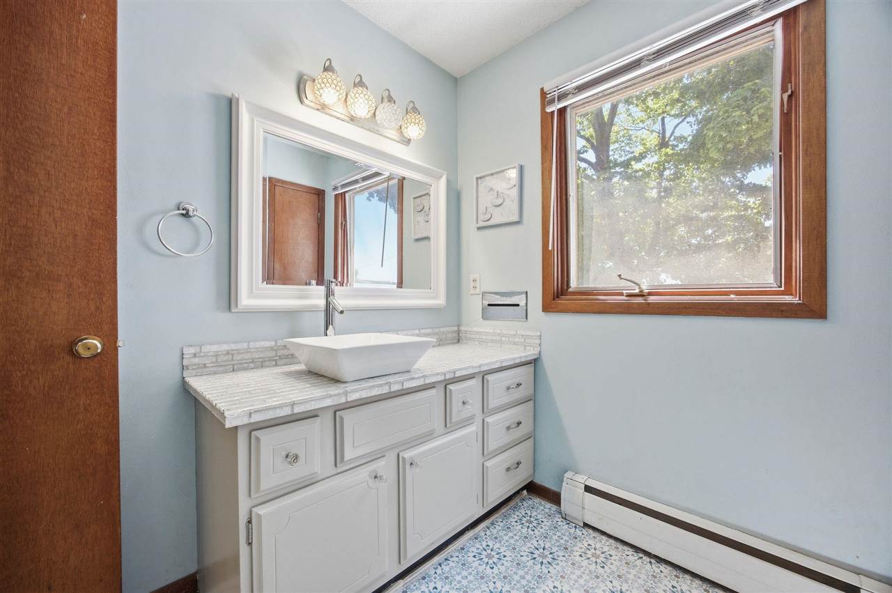 2765 1st Avenue Marion IA 52402