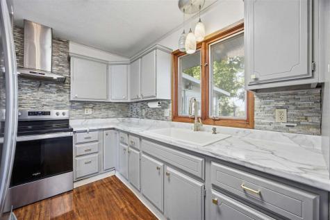 2765 1st Avenue Marion IA 52402