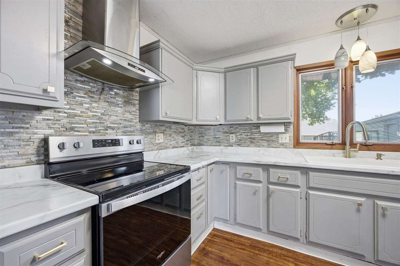 2765 1st Avenue Marion IA 52402