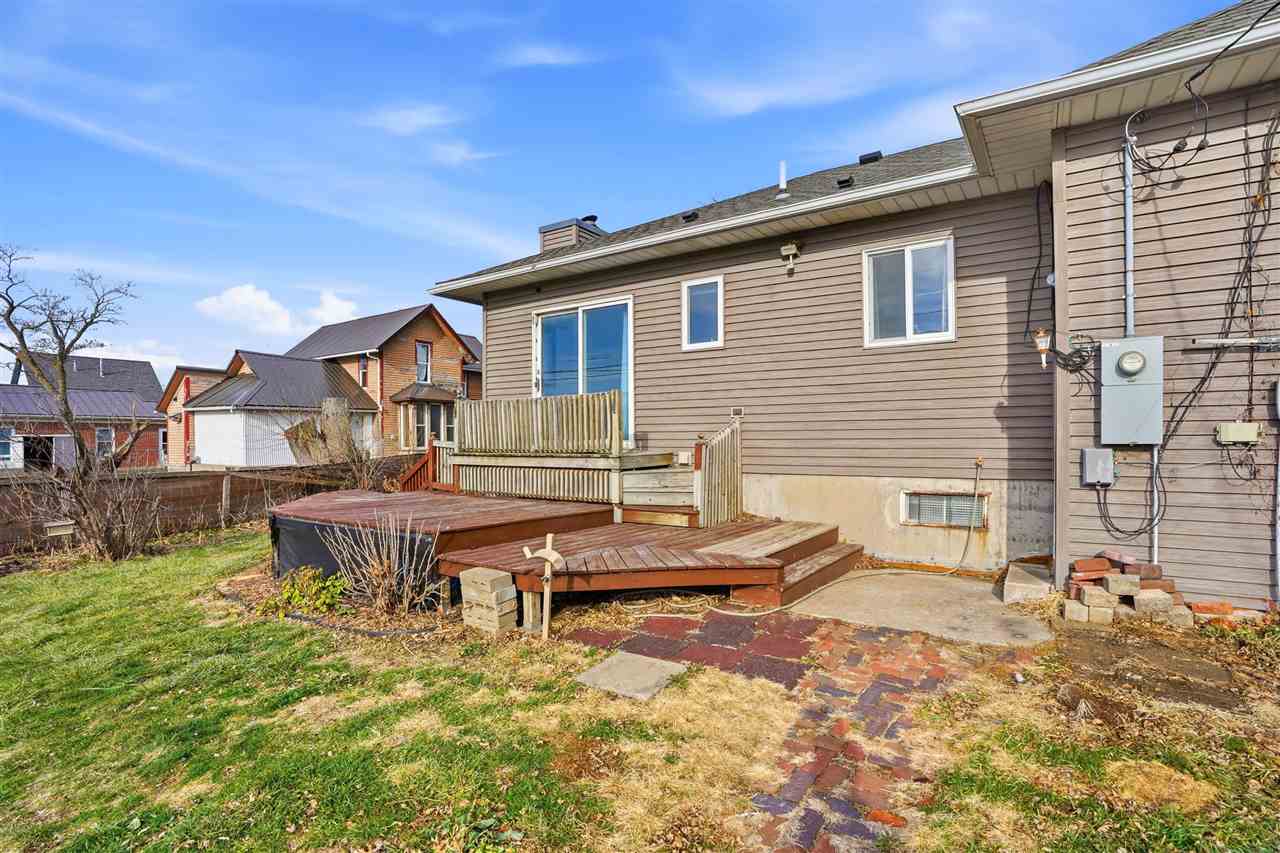 827 W Madison Washington IA 52353