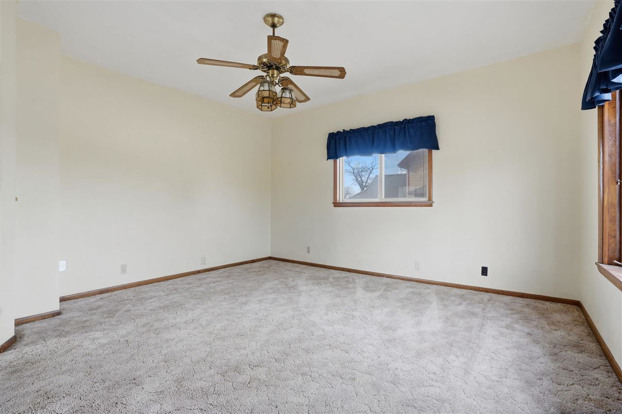 827 W Madison Washington IA 52353