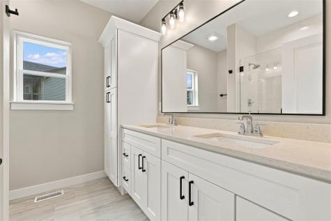 1415 Legend Drive Tiffin IA 52340