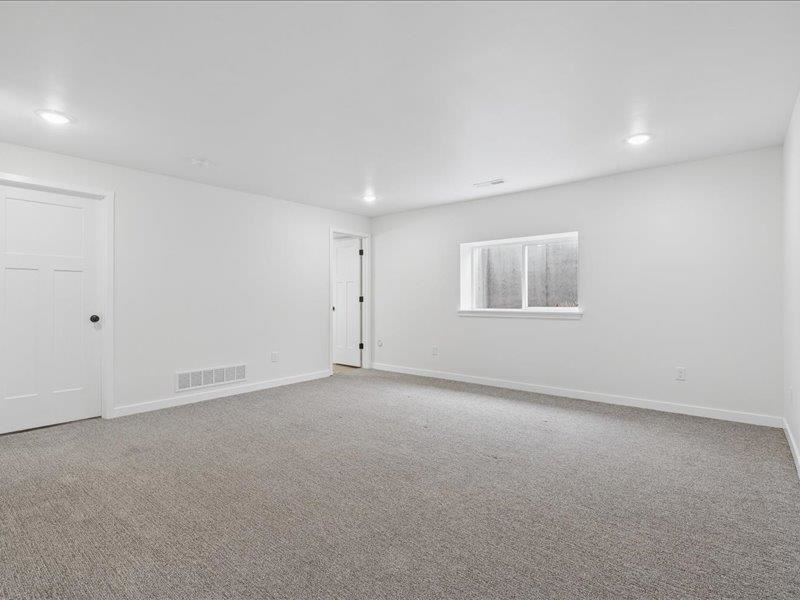 913 S 12th Avenue Washington IA 52353