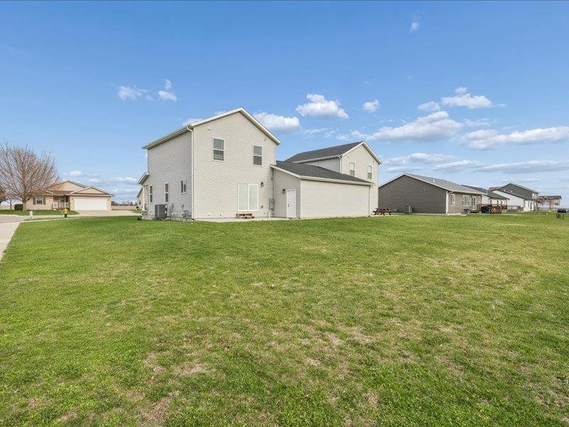 913 S 12th Avenue Washington IA 52353