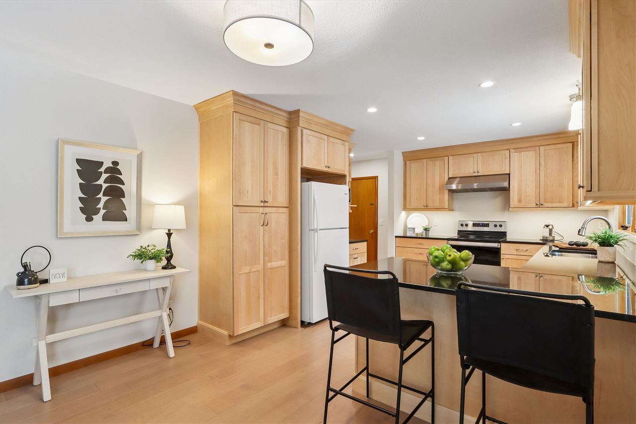 205 Dartmouth Street Iowa City IA 52245