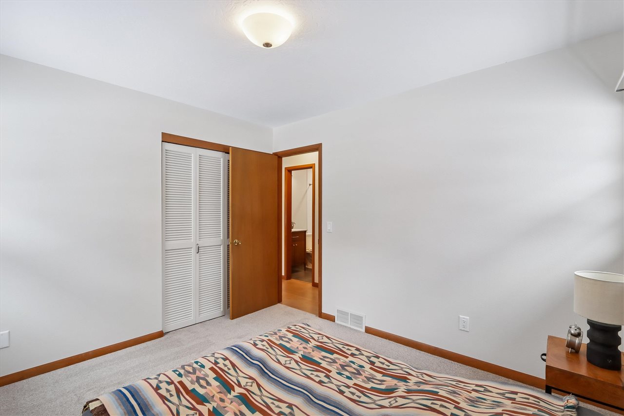 205 Dartmouth Street Iowa City IA 52245