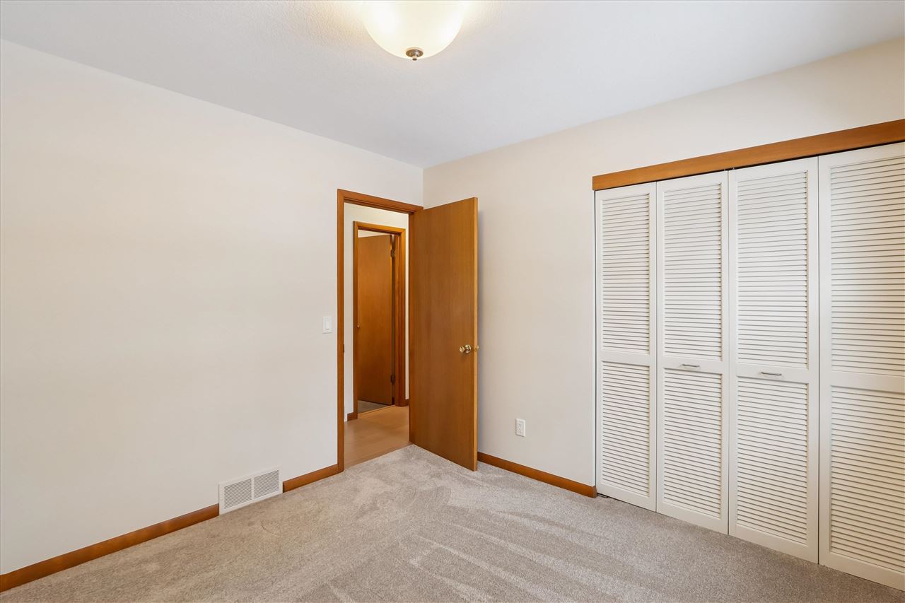 205 Dartmouth Street Iowa City IA 52245