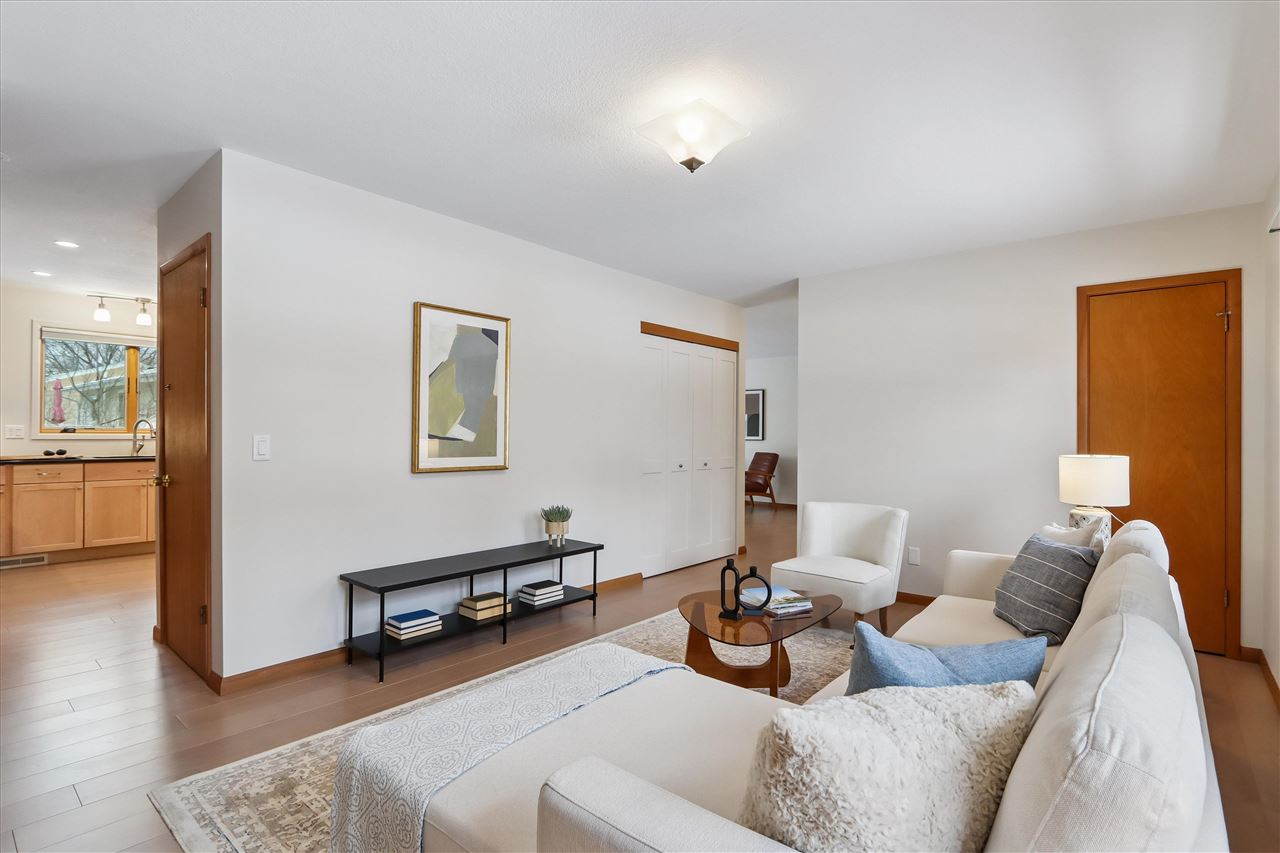 205 Dartmouth Street Iowa City IA 52245