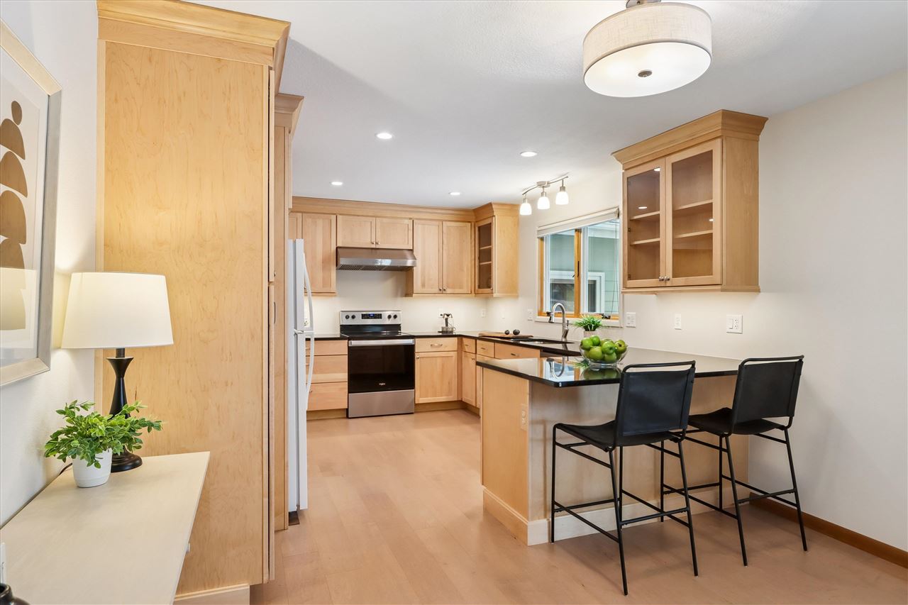205 Dartmouth Street Iowa City IA 52245