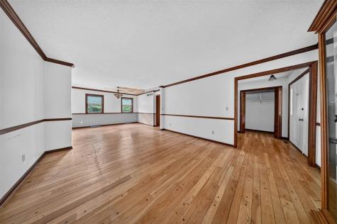 6 NE West View Acres Iowa City IA 52240
