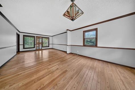 6 NE West View Acres Iowa City IA 52240