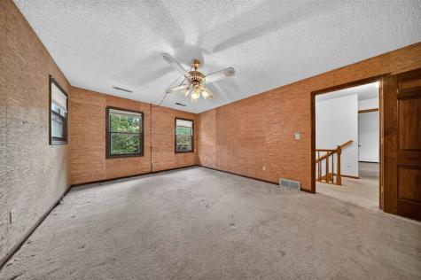 6 NE West View Acres Iowa City IA 52240