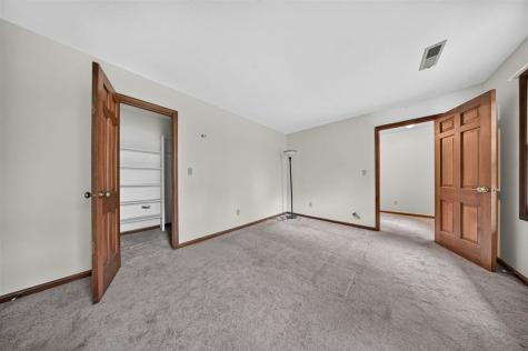 6 NE West View Acres Iowa City IA 52240