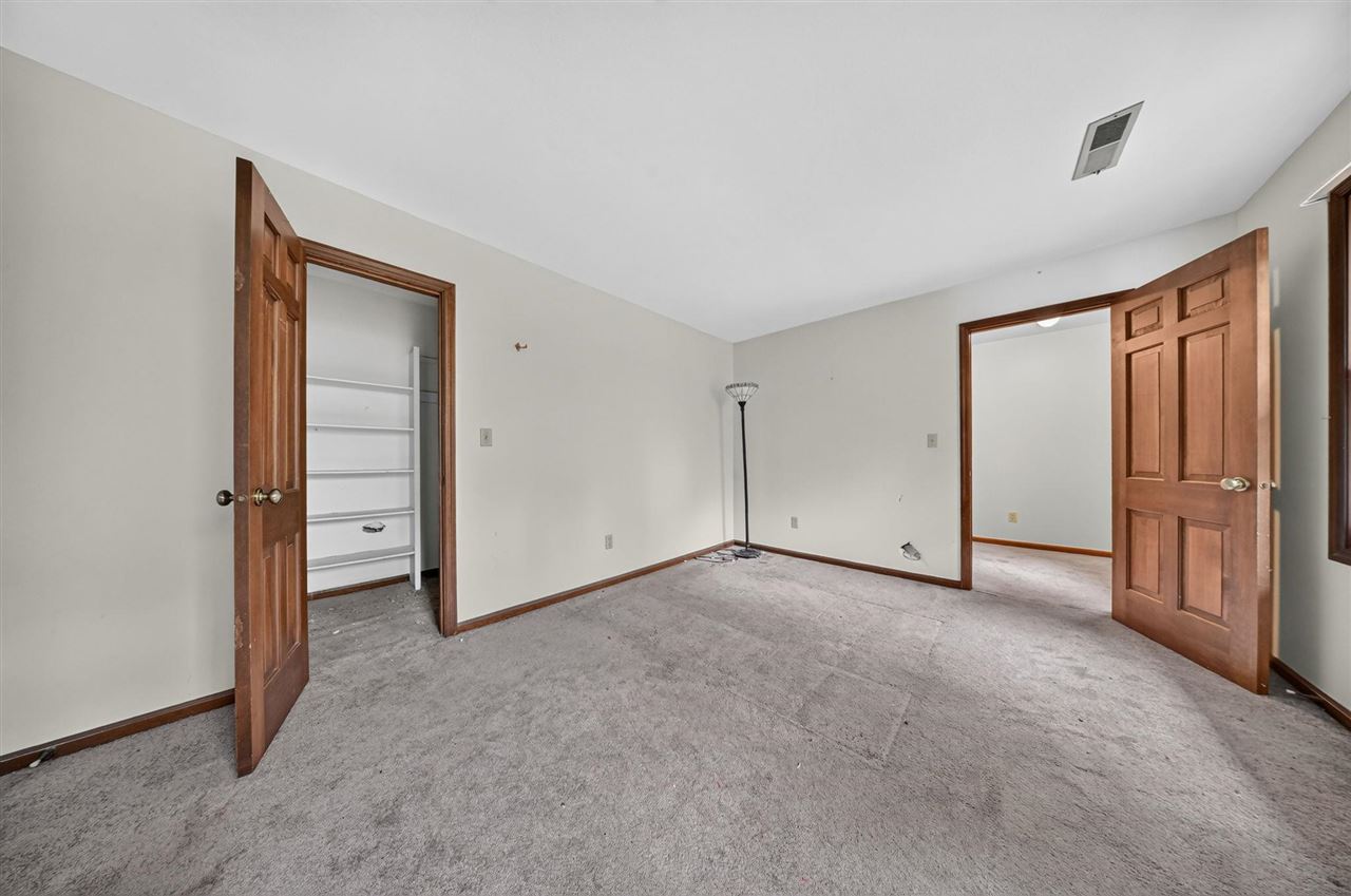 6 NE West View Acres Iowa City IA 52240