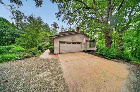 6 NE West View Acres Iowa City IA 52240