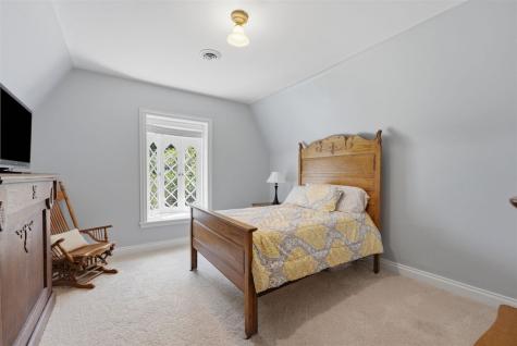 1124 Oakland Muscatine IA 52761