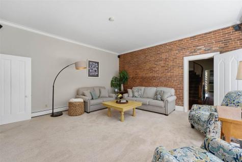 1124 Oakland Muscatine IA 52761