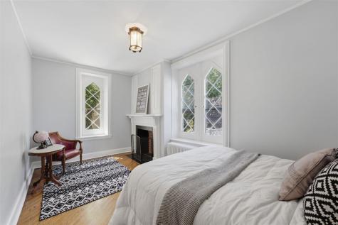 1124 Oakland Muscatine IA 52761