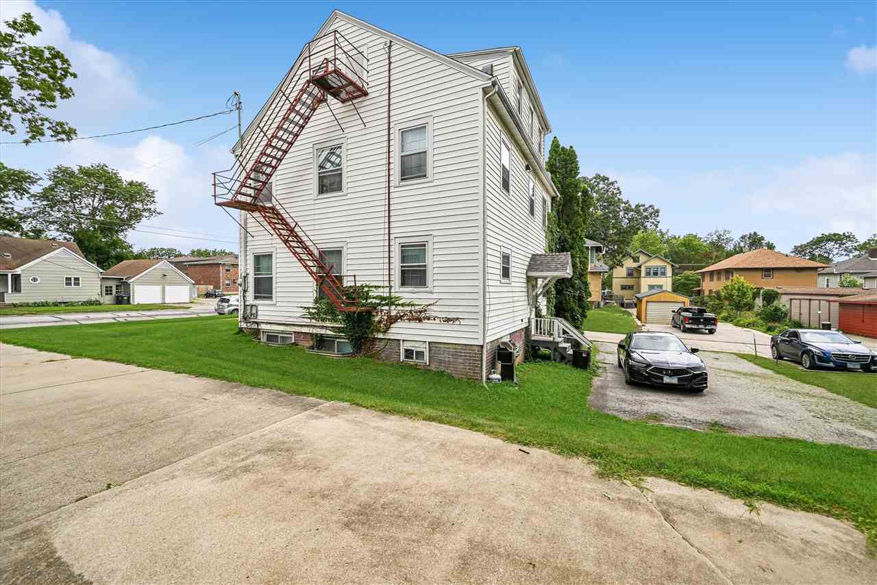 728 Bowery Street Iowa City IA 52240