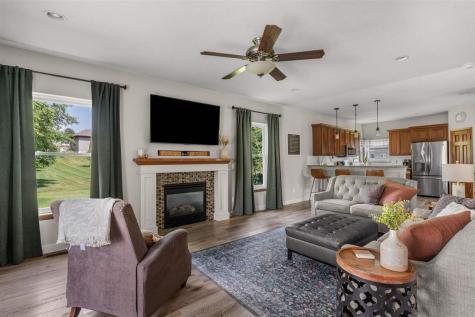 1720 Silver Maple Trail North Liberty IA 52317