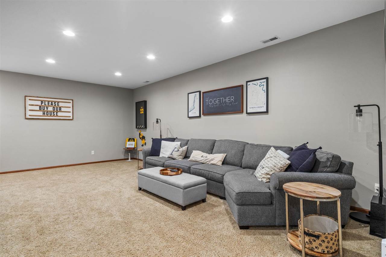 1720 Silver Maple Trail North Liberty IA 52317