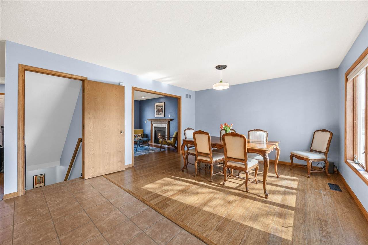 48 Galway Circle Iowa City IA 52246