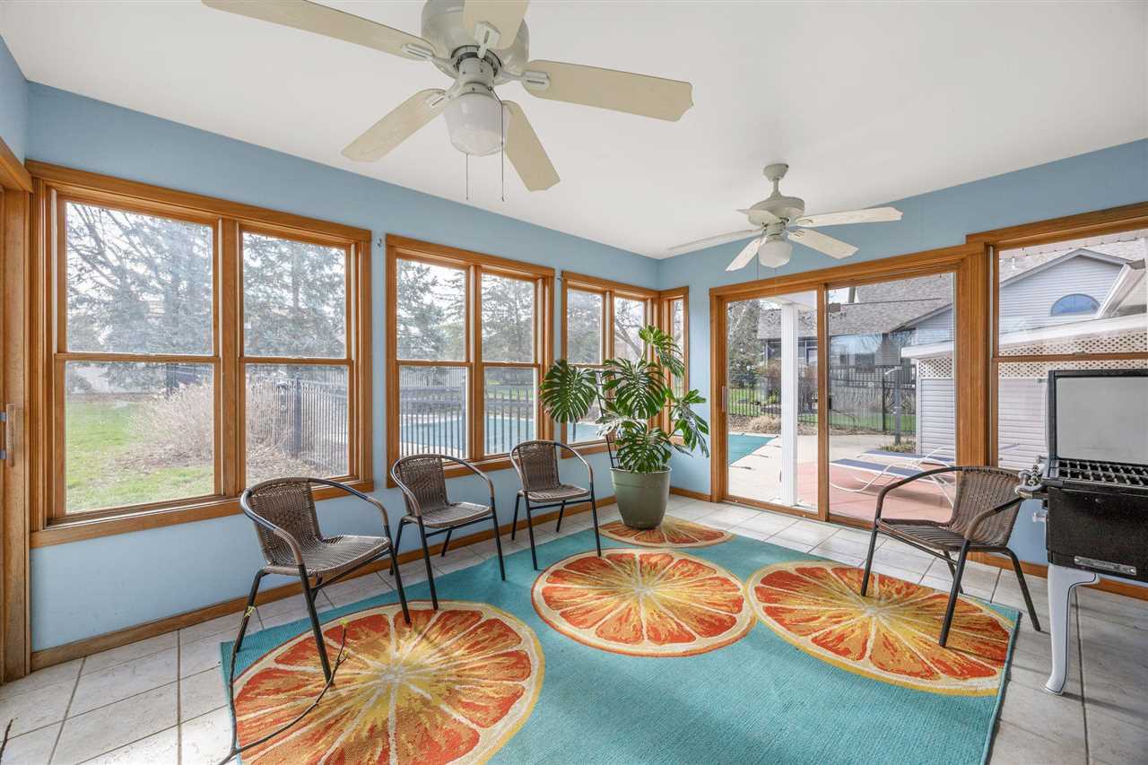 48 Galway Circle Iowa City IA 52246